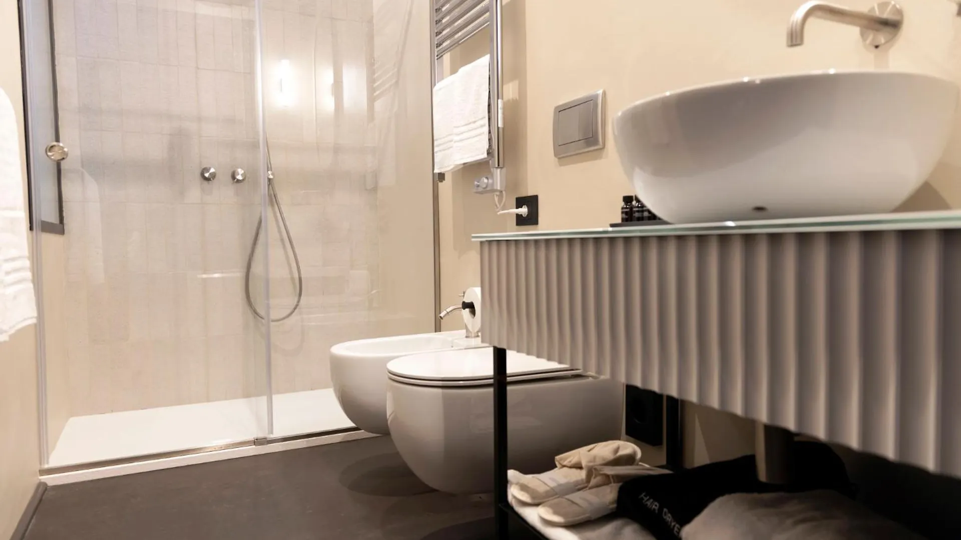 Adaram Suites Naples Guest house