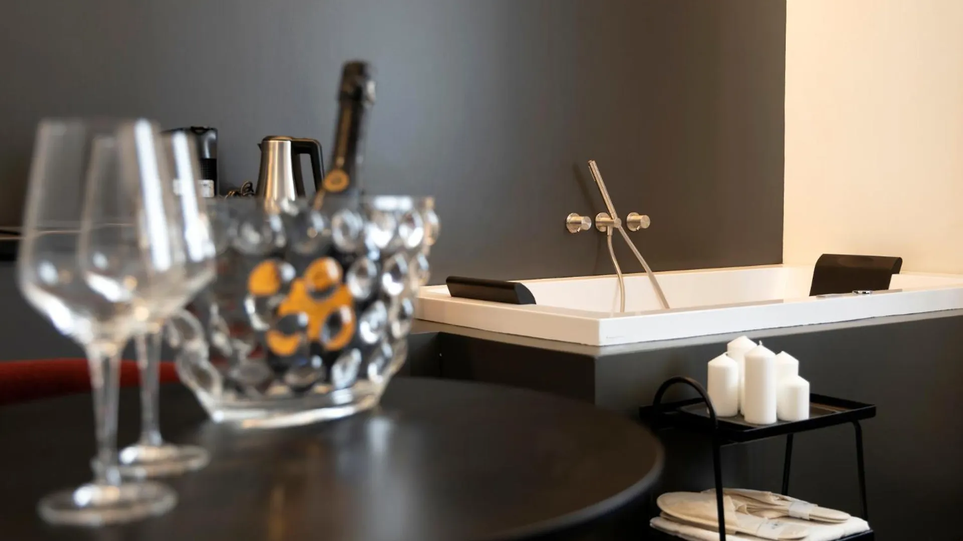 Guest house Adaram Suites Naples Italy