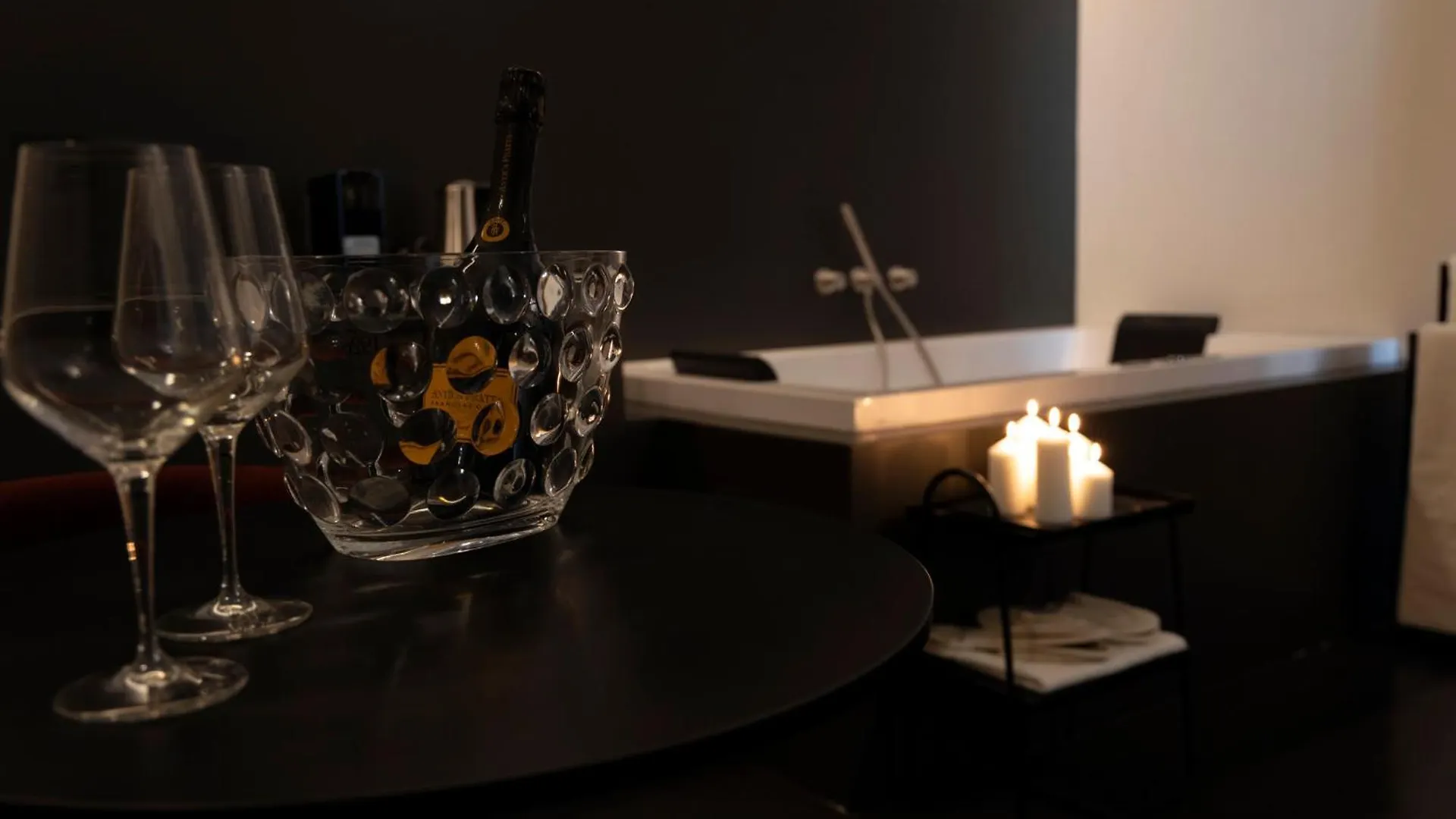 Adaram Suites Naples 0*,  Italy