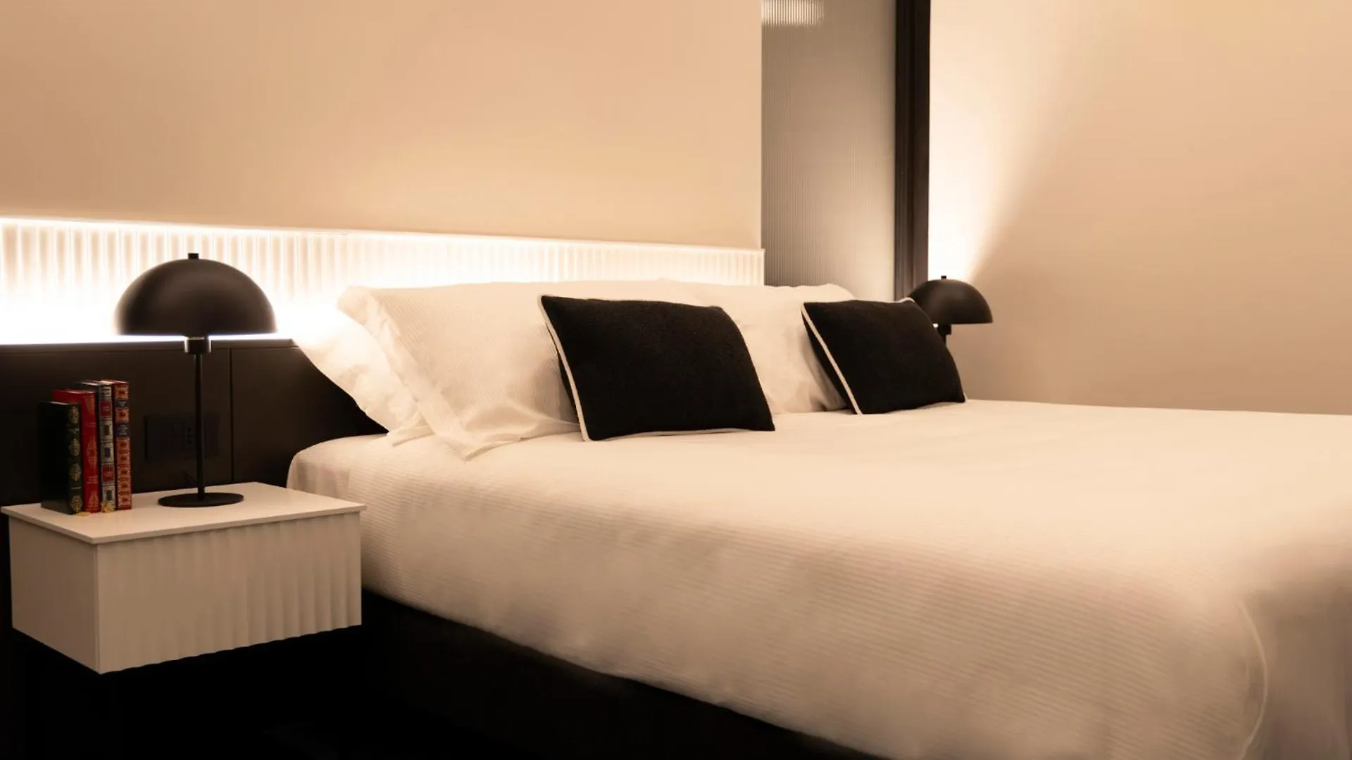 Adaram Suites Naples Guest house