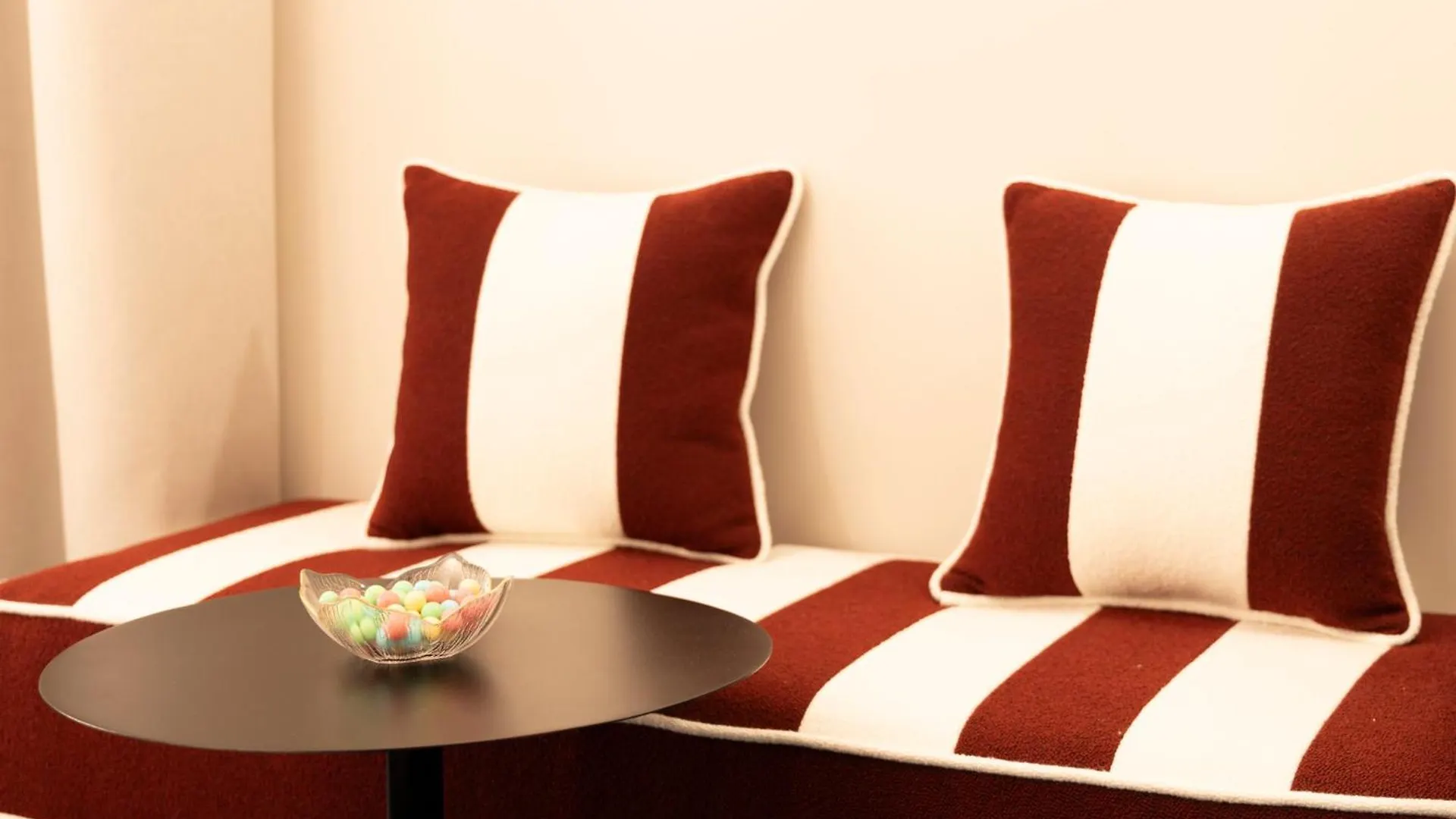 Adaram Suites Naples 0*,