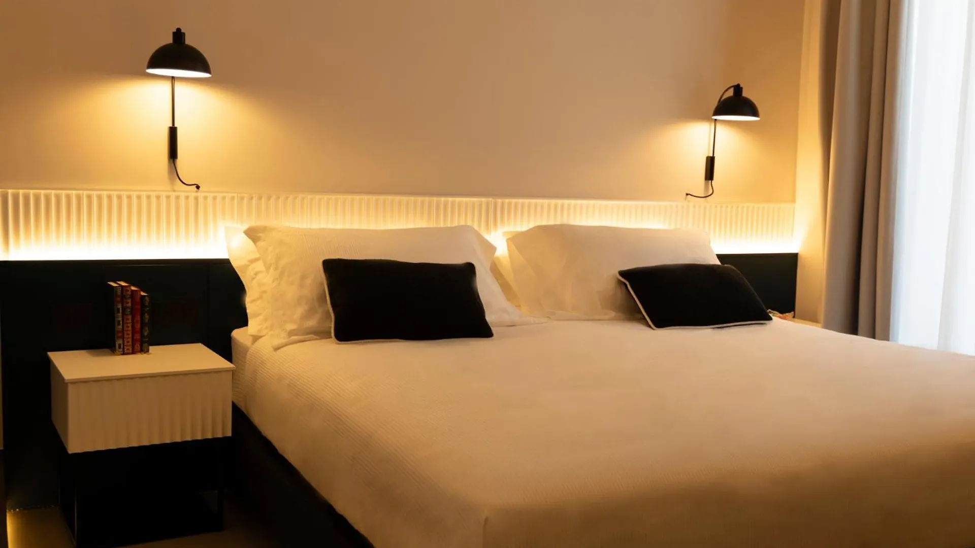 Adaram Suites Naples Guest house