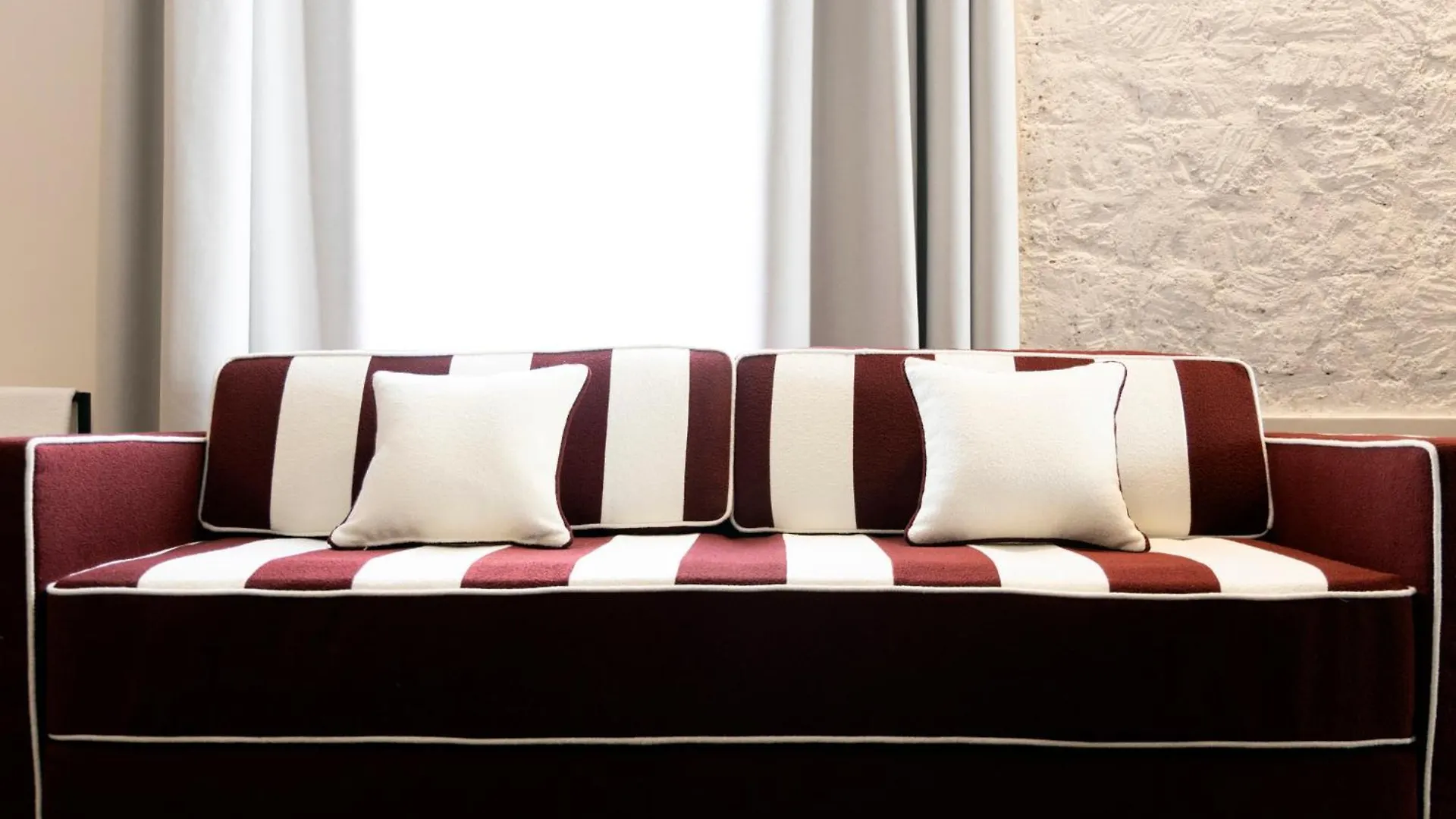 Adaram Suites Naples 0*,
